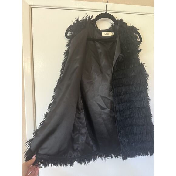 Lark Black Shaggy Faux Fur Vest | Sleeveless Nordstrom Style | Women’s - Medium - Picture 4 of 4